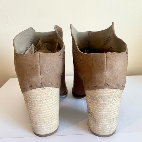 Dolce Vita Tan Taupe Suede Women Peep Toe Ankle Boot Mule  10 - Picture 9 of 13